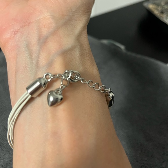 White bracelet with silver - great for summer! - Picture 3 of 3